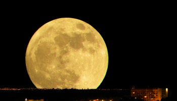 super-luna