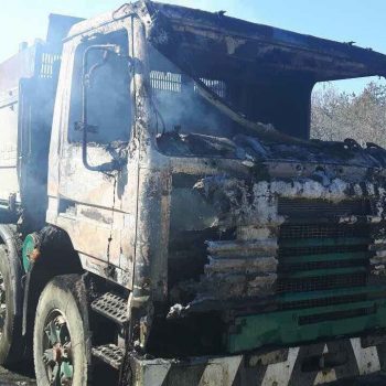 товарният автомобил, в който са били укрити чуждите граждани