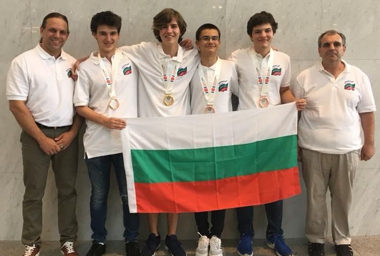 IOI_2018_Bg