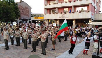 IMG-488352c3d22202d448425a165e176622-V