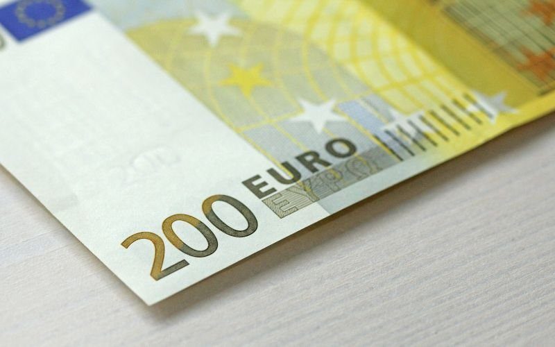 200 евро